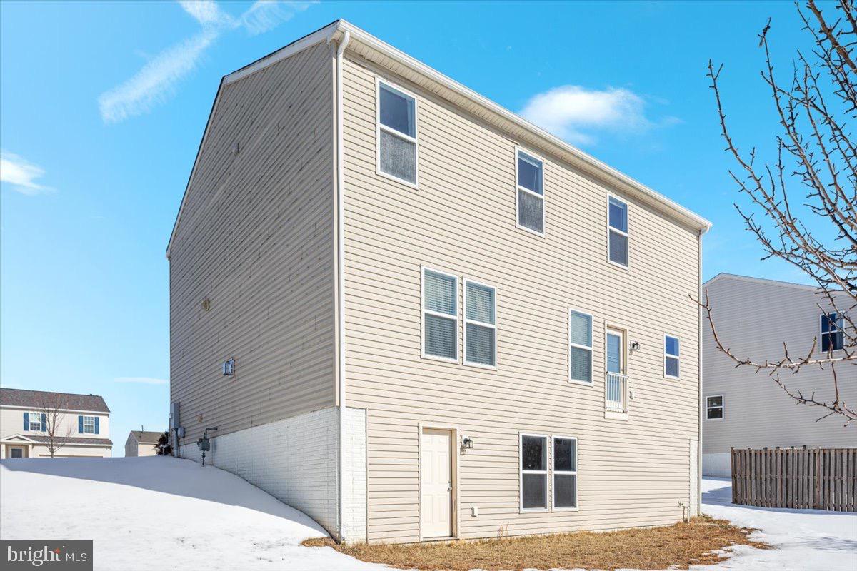 MEADOWS EDGE - Residential