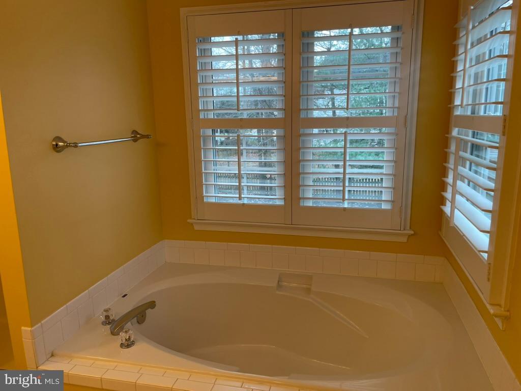 FOX POINT - Residential Lease