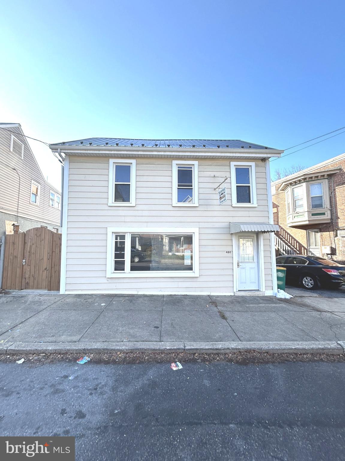 480 LINCOLN WAY EAST