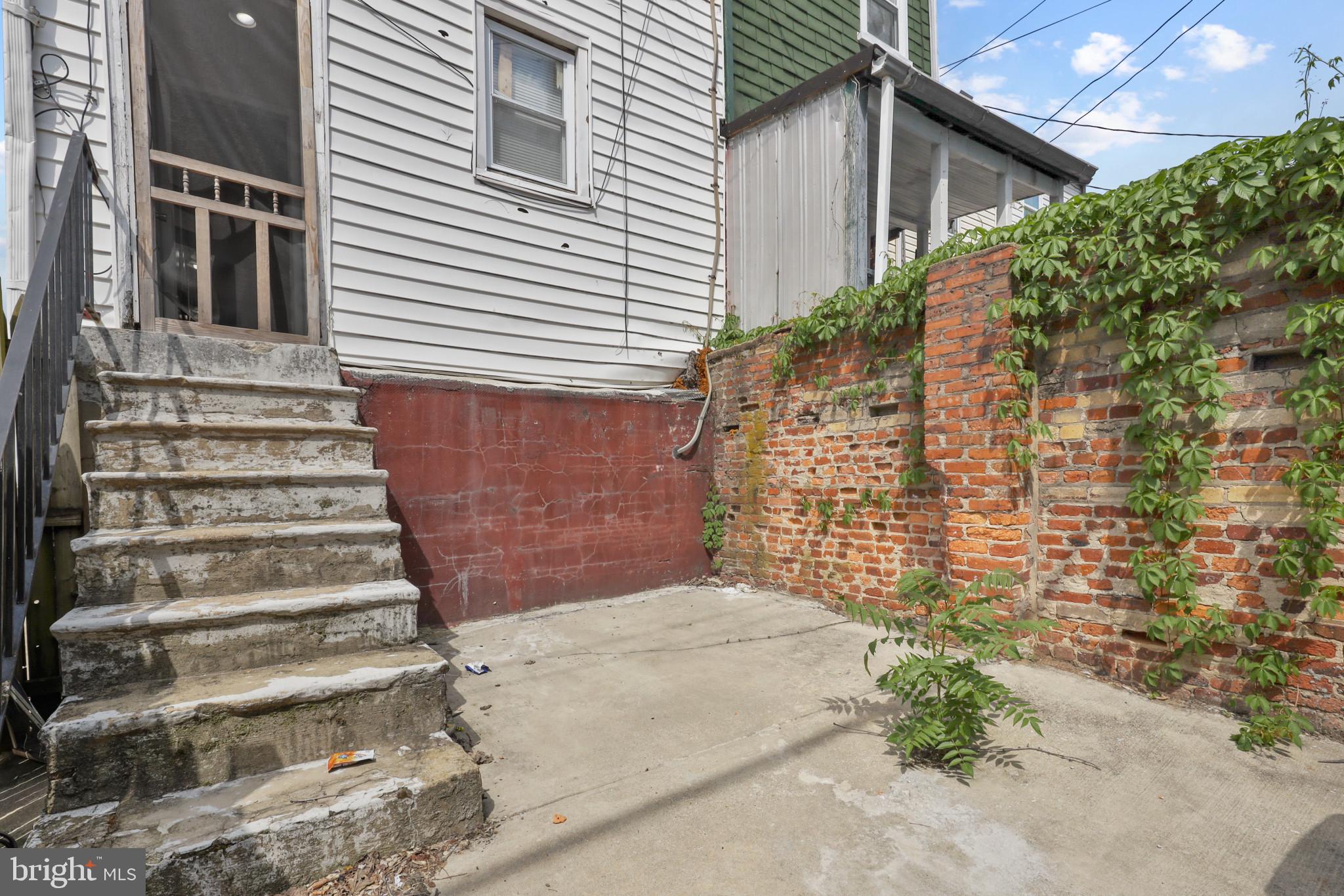 MONDAWMIN - Residential