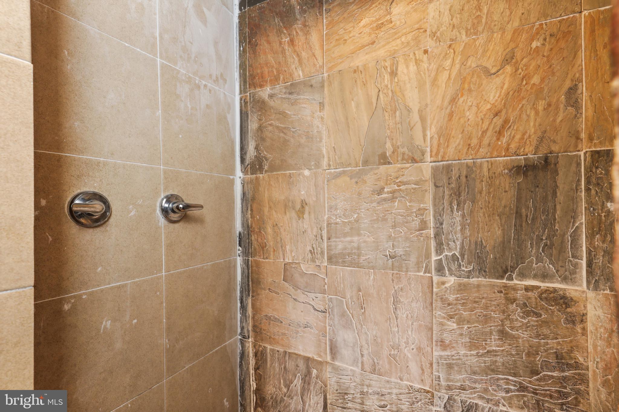 MONDAWMIN - Residential