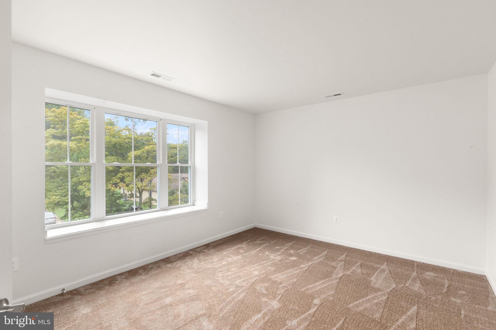 OAKLYN MANOR - Residential