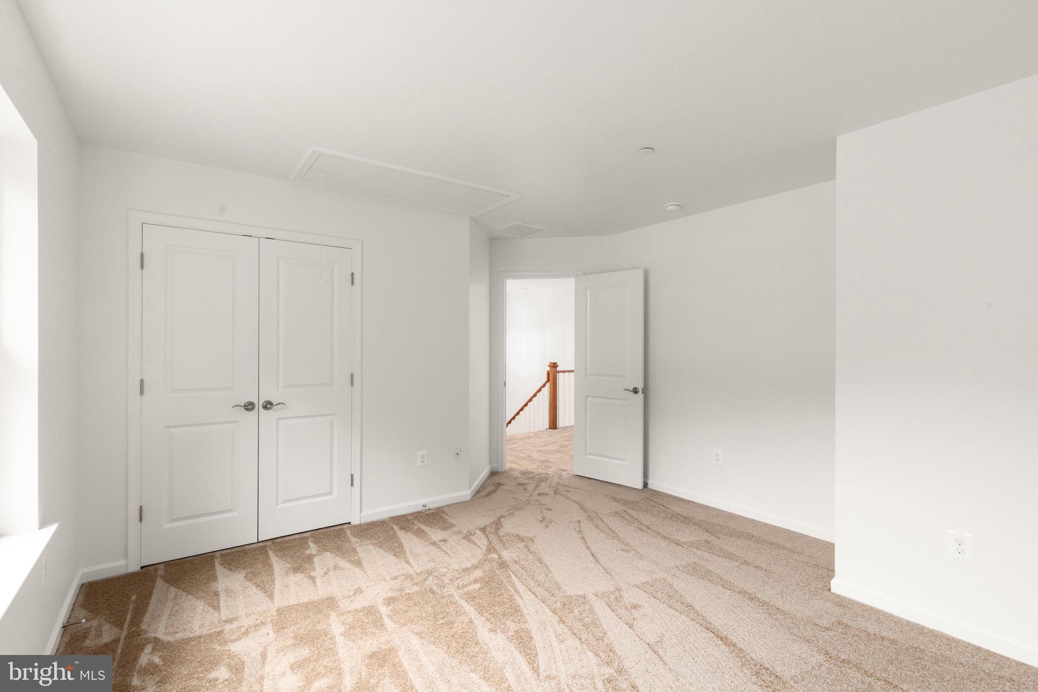 OAKLYN MANOR - Residential