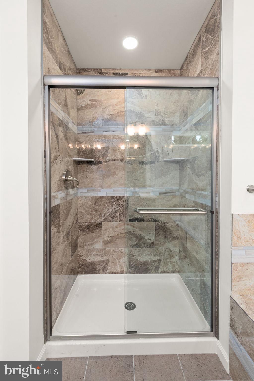 OAKLYN MANOR - Residential