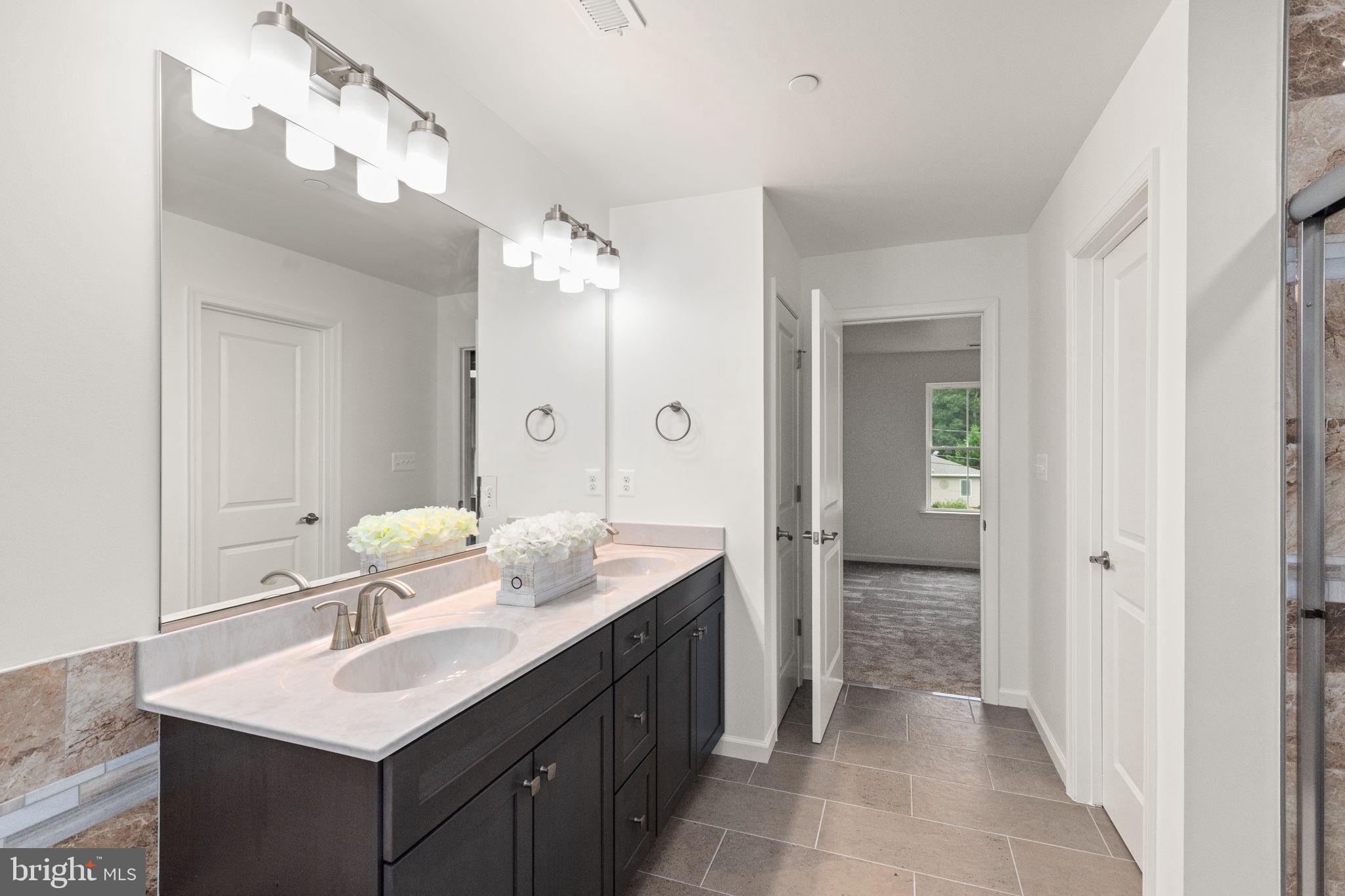 OAKLYN MANOR - Residential