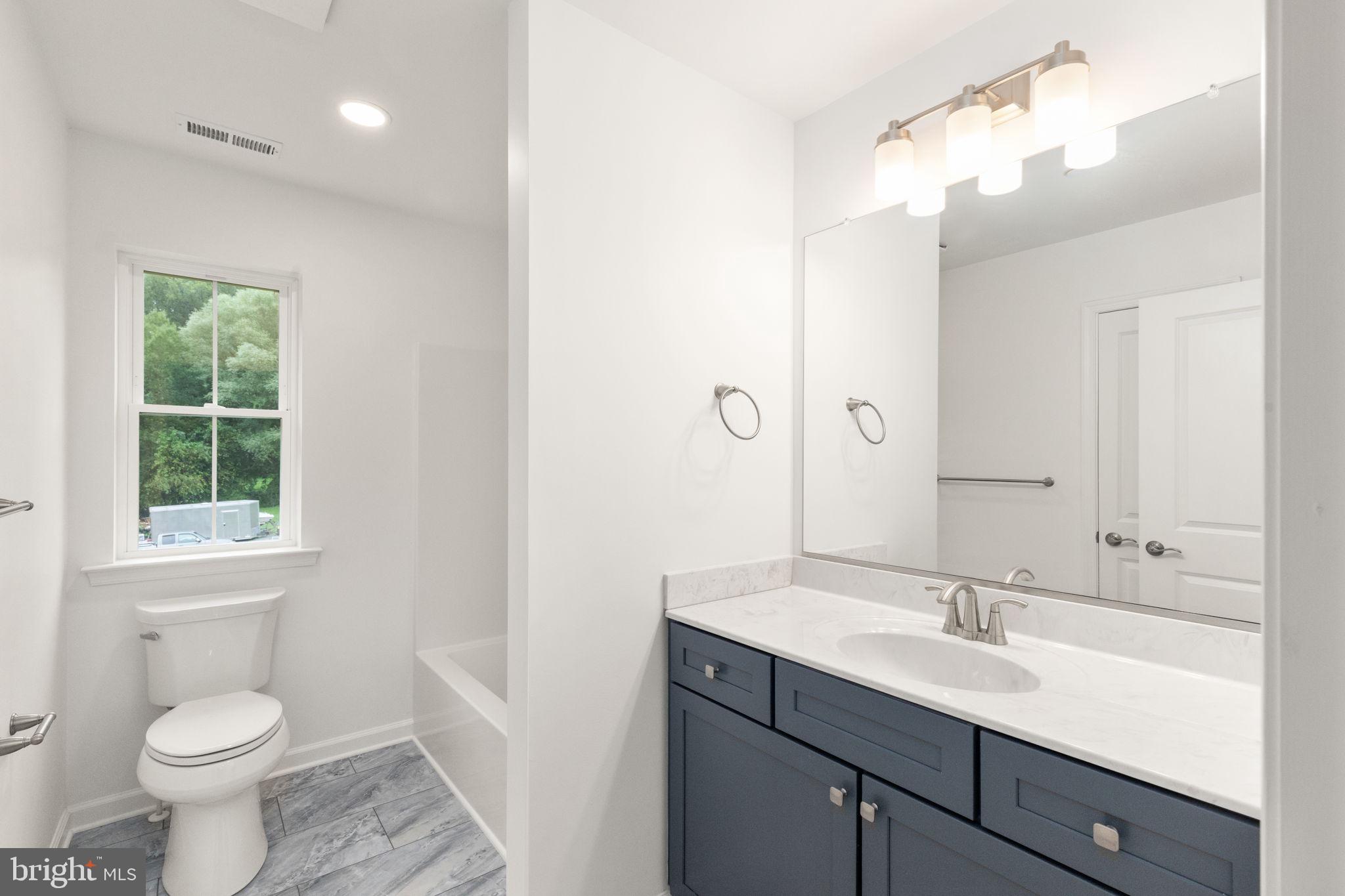 OAKLYN MANOR - Residential