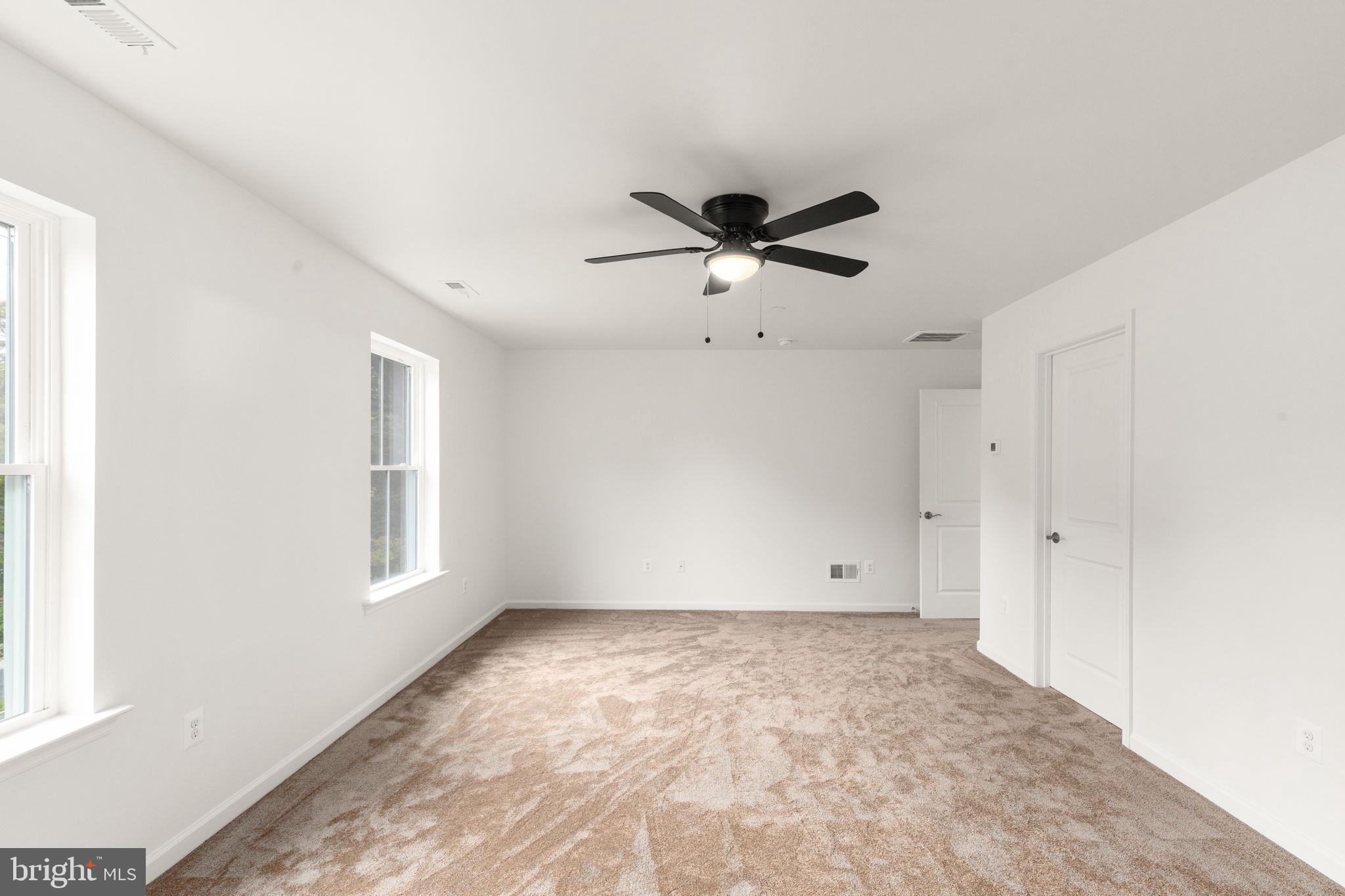 OAKLYN MANOR - Residential