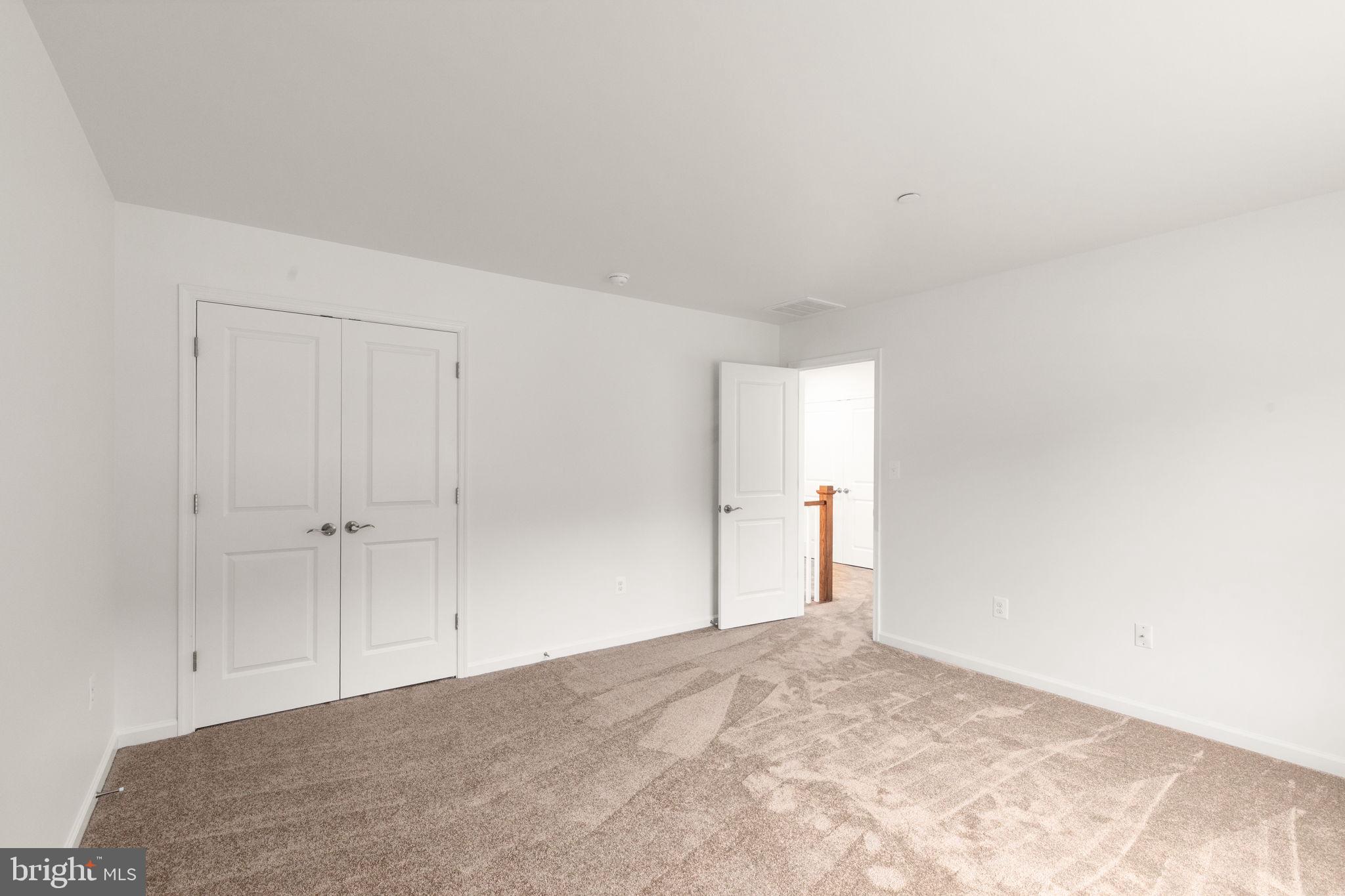 OAKLYN MANOR - Residential