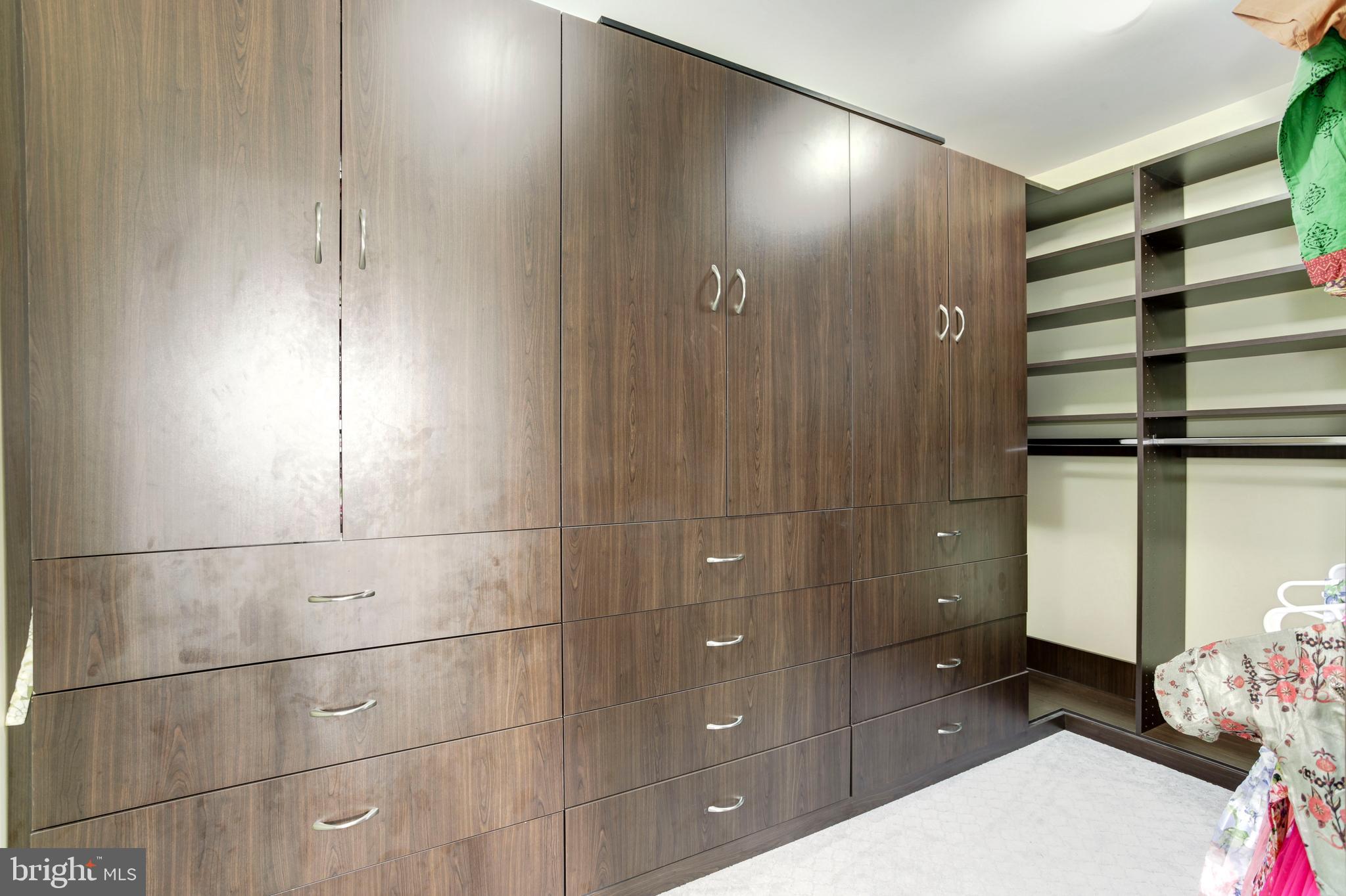 SOUTH RIDING - Residential