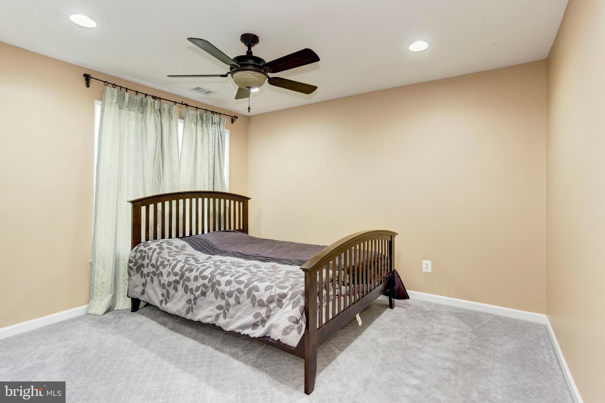 SOUTH RIDING - Residential