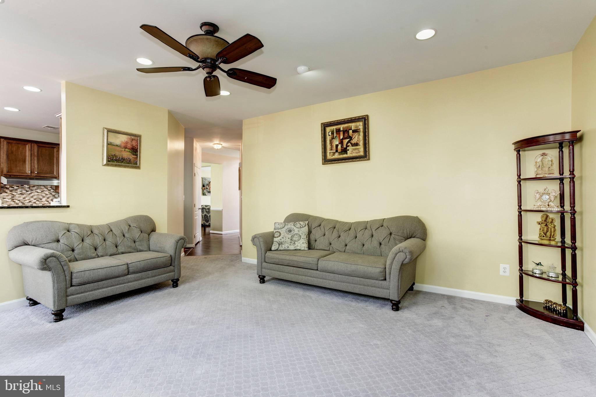 SOUTH RIDING - Residential