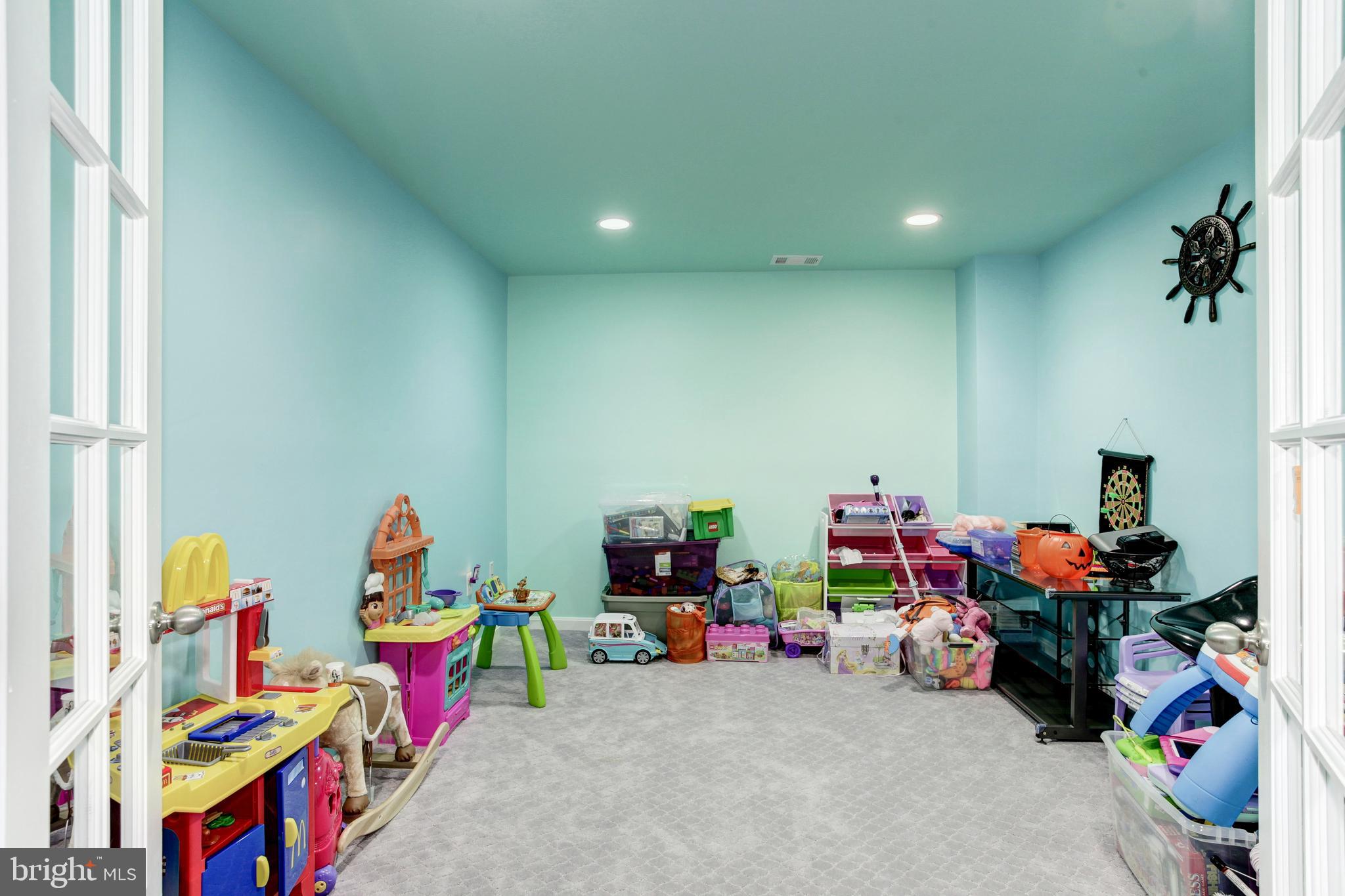 SOUTH RIDING - Residential