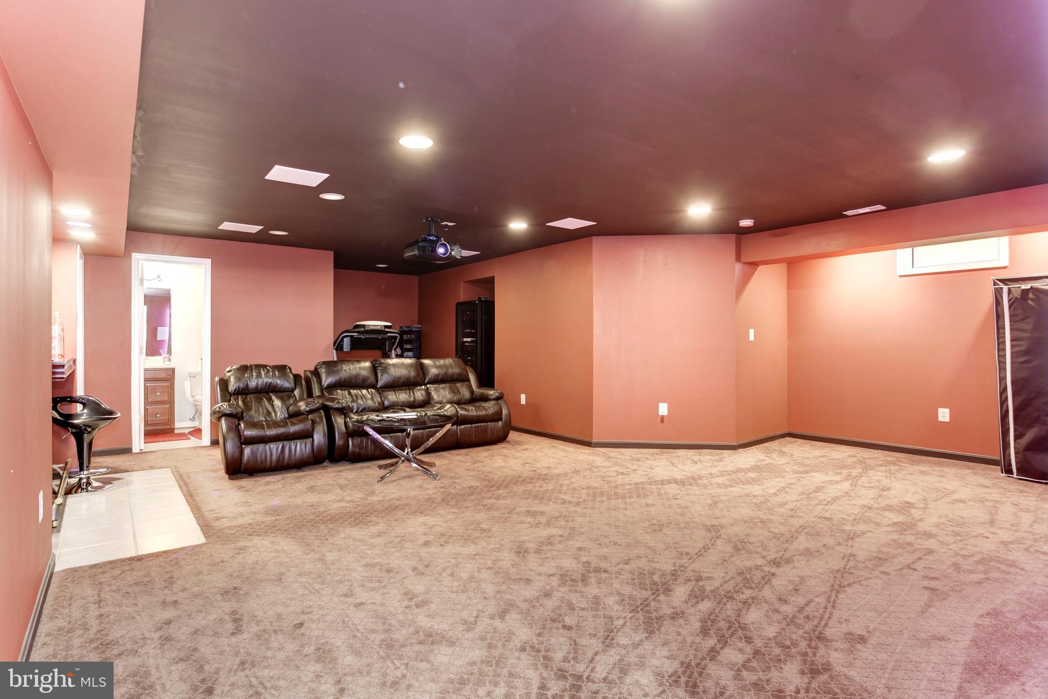 SOUTH RIDING - Residential