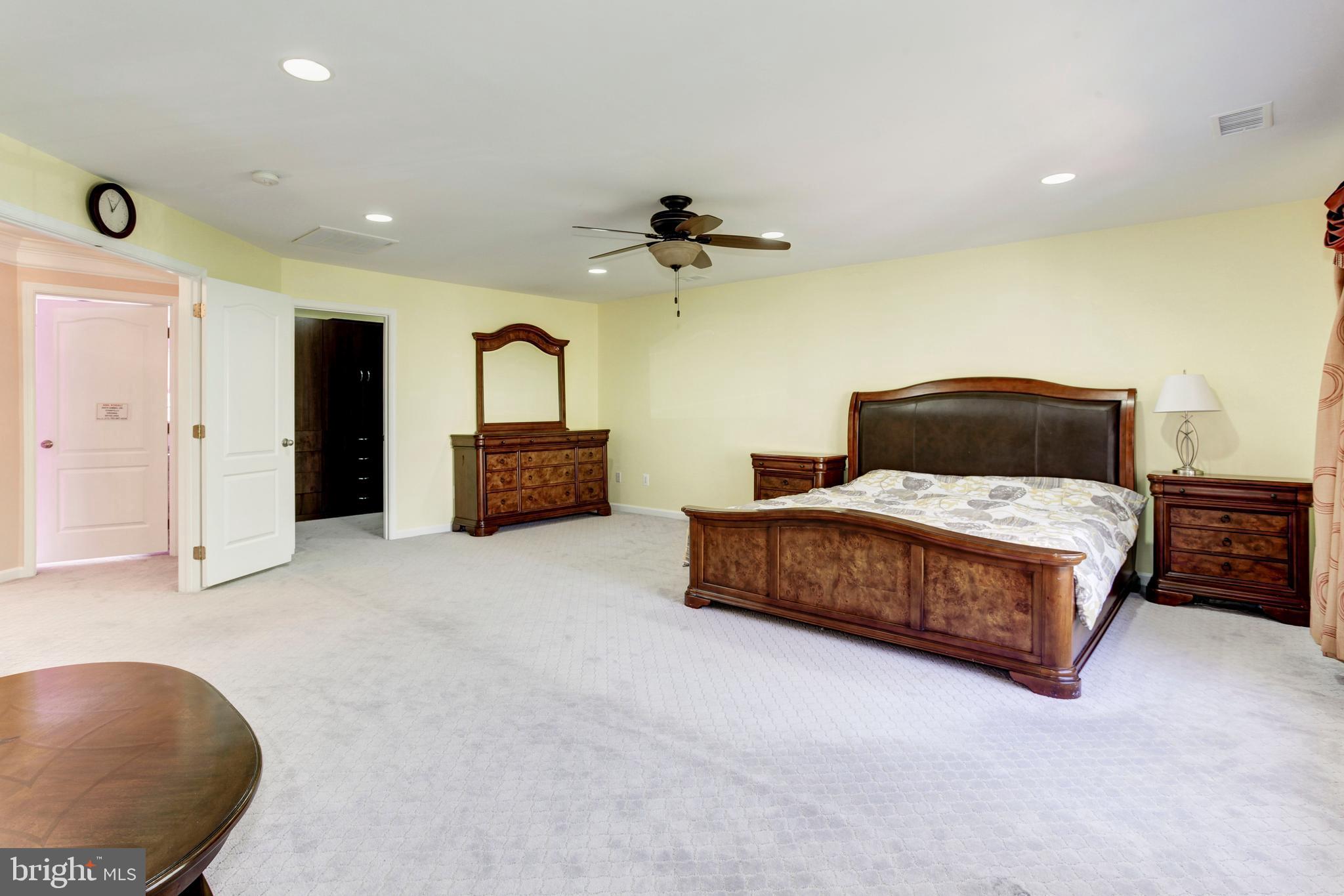 SOUTH RIDING - Residential