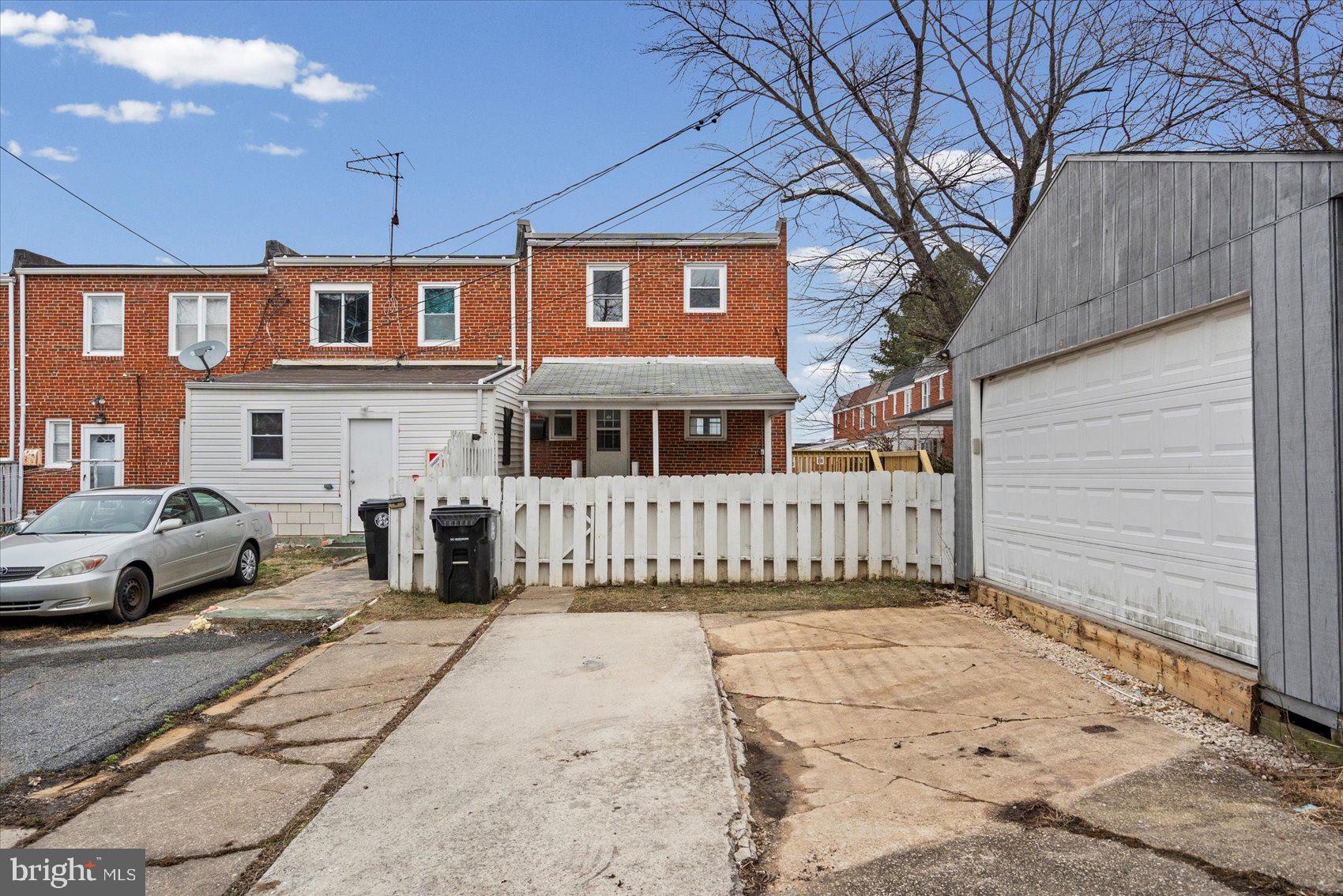 HILL HOMES - Residential