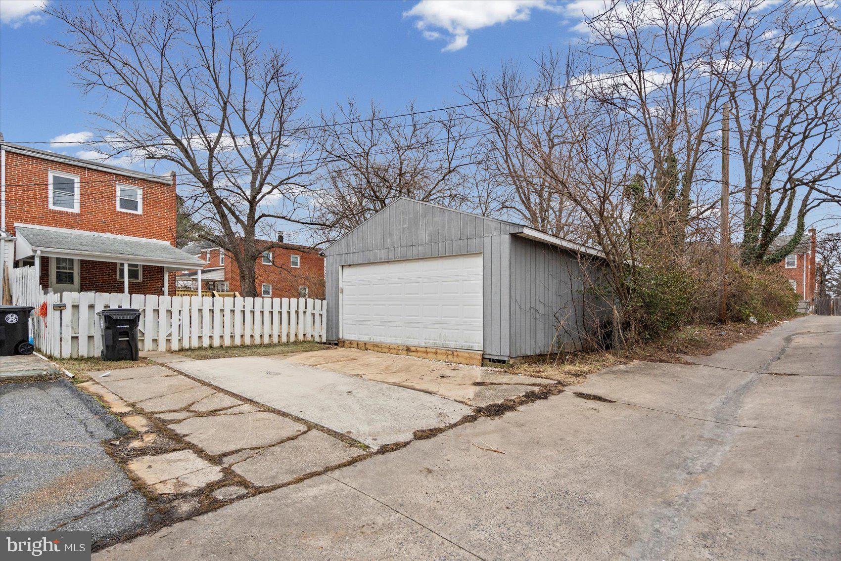 HILL HOMES - Residential