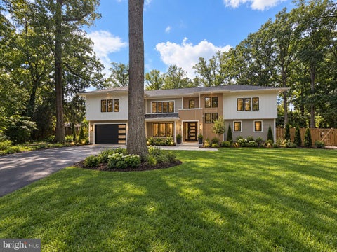 Photo of 8615 Acorn Circle, VIENNA, VA 22180 (MLS # VAFX2343512)