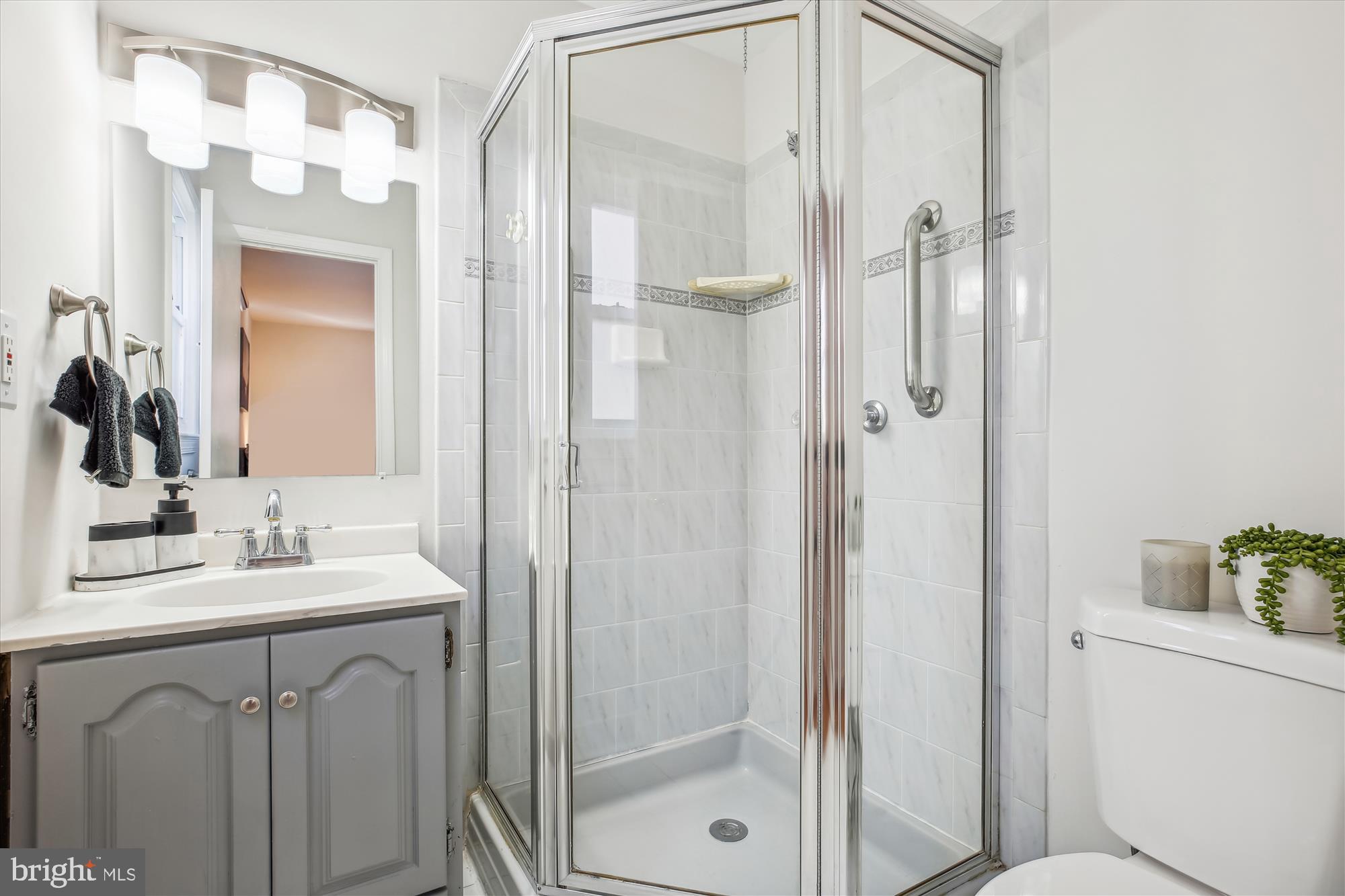 KEMP MILL HILLS - Residential