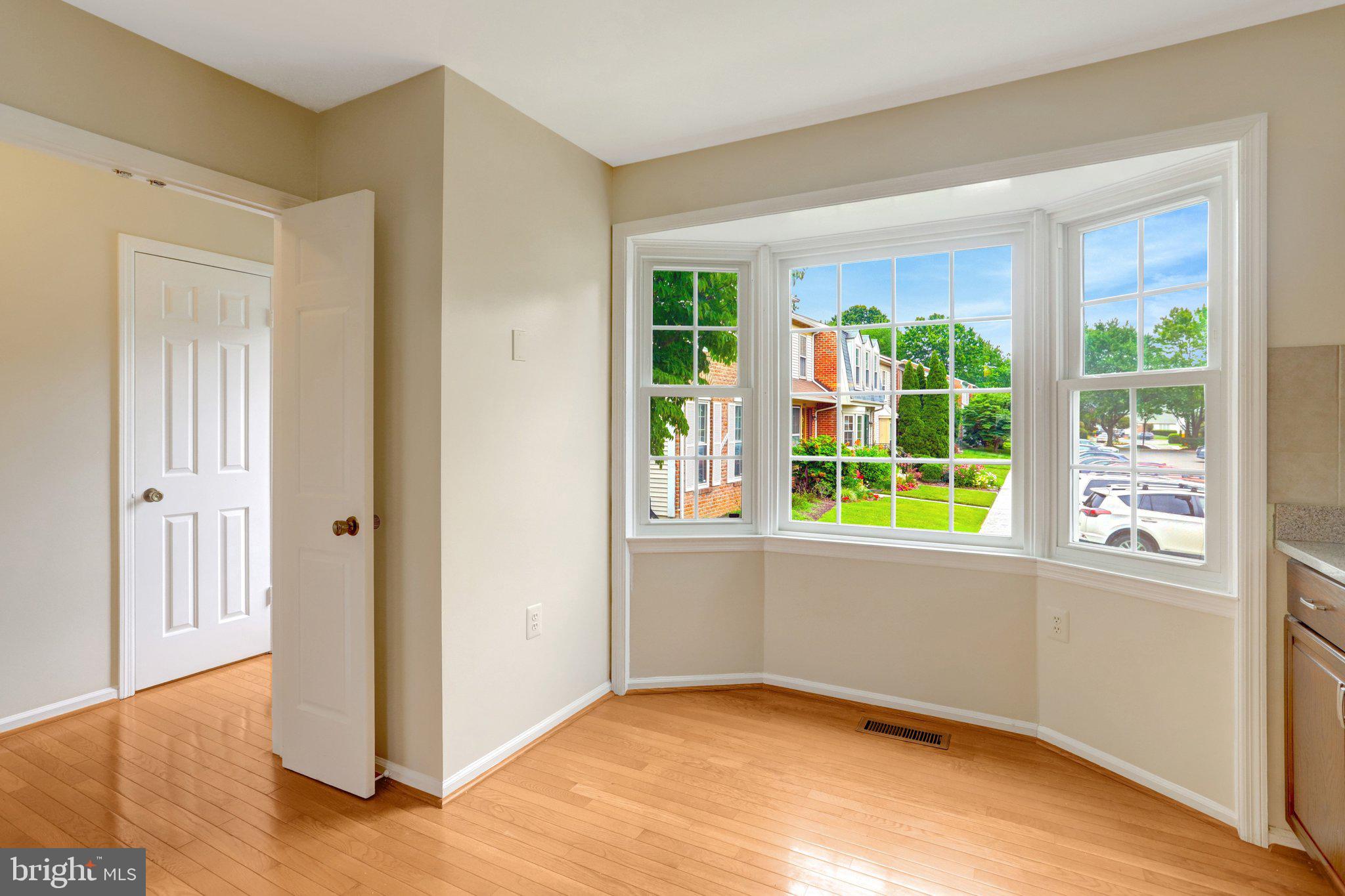6519 KEMPER LAKES COURT