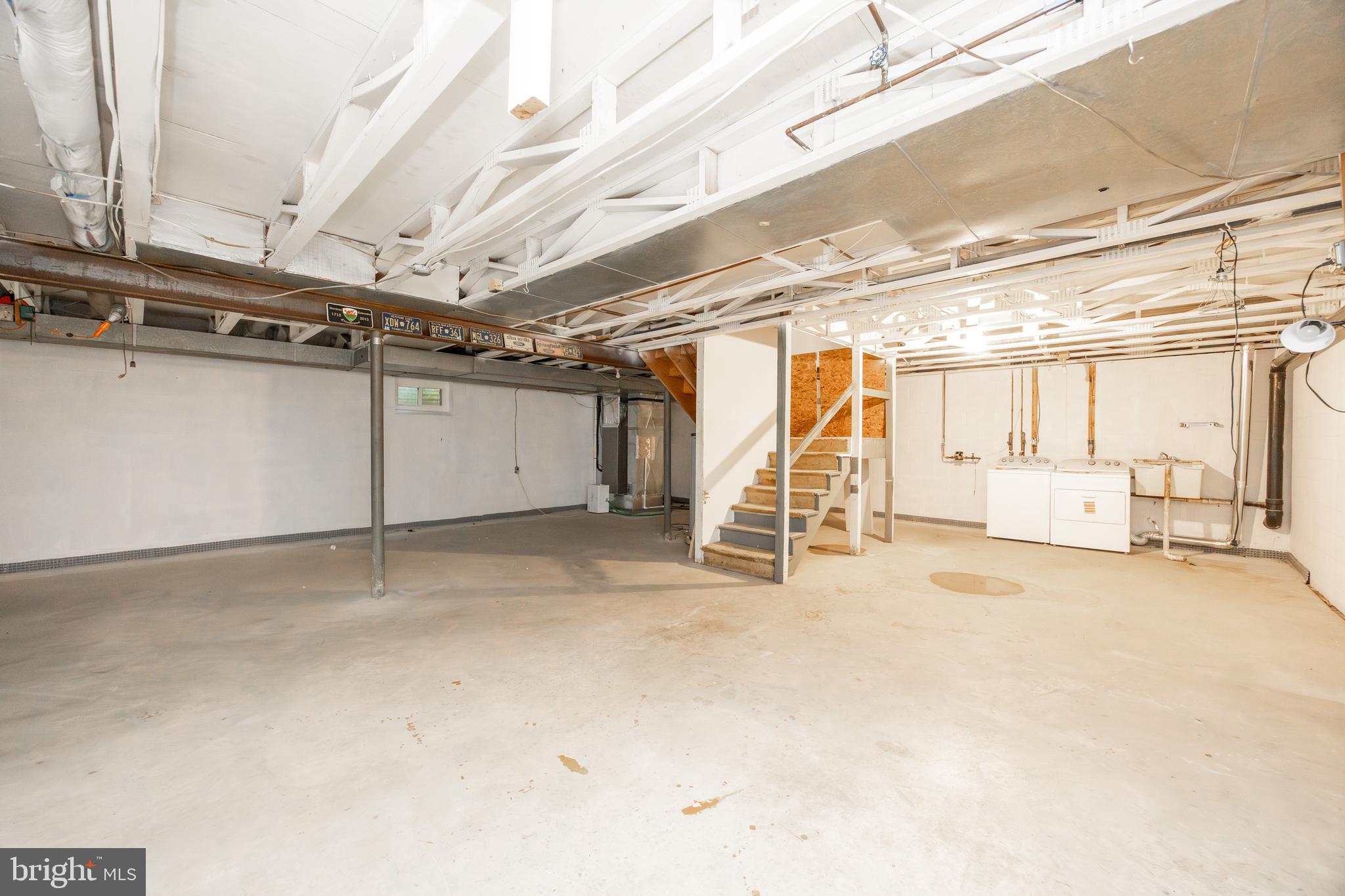 LIONGATE - Residential Lease