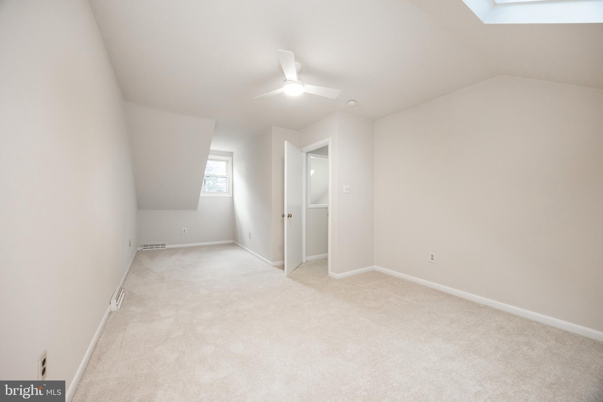 LIONGATE - Residential Lease