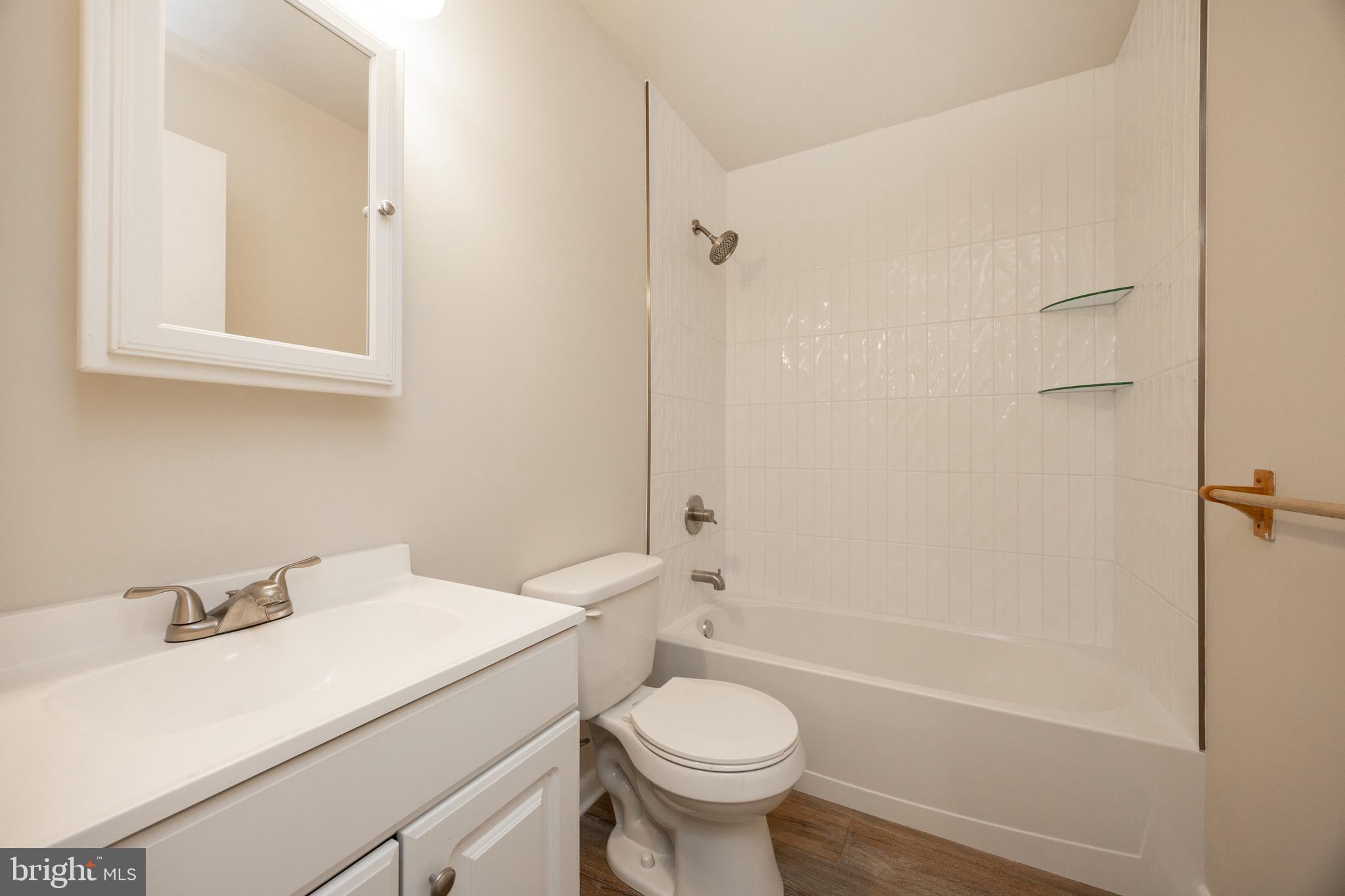 LIONGATE - Residential Lease