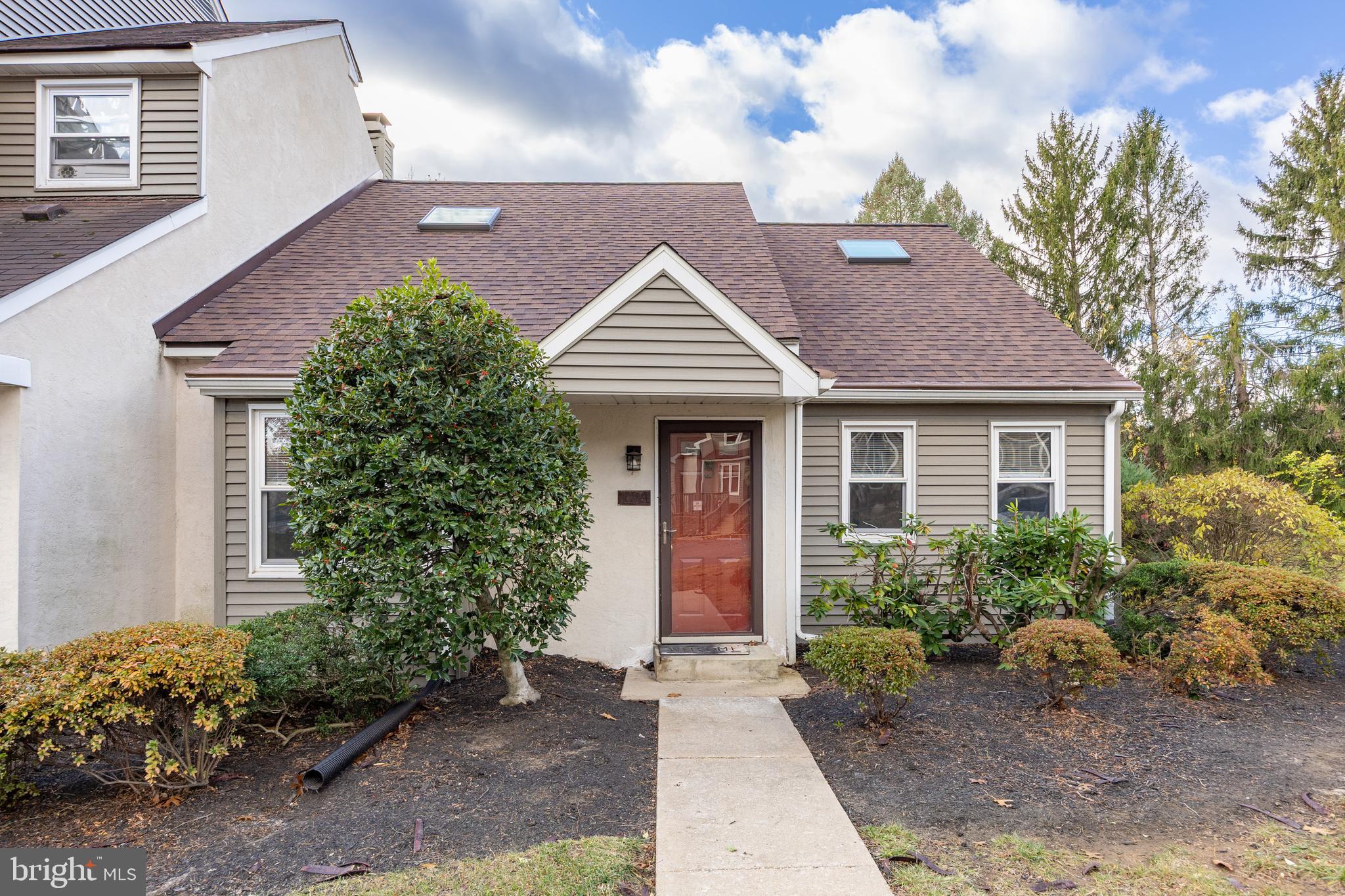 LIONGATE - Residential Lease