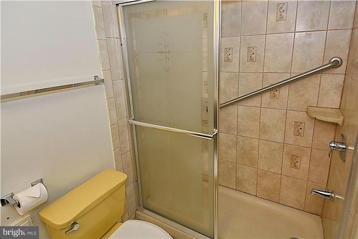 PROMENADE TOWERS - Residential Lease