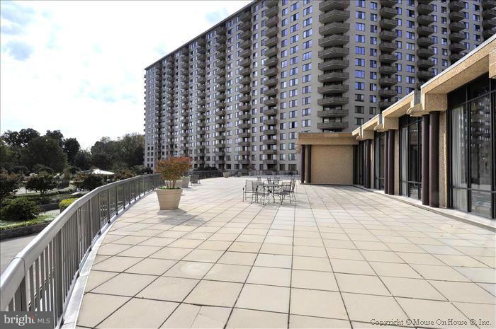 PROMENADE TOWERS - Residential Lease