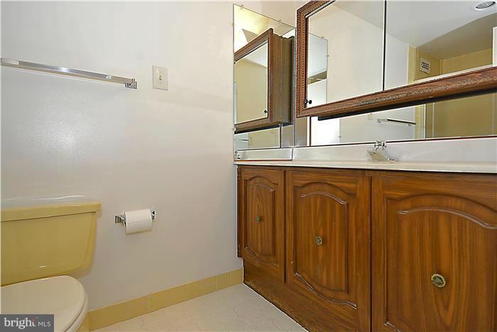 PROMENADE TOWERS - Residential Lease