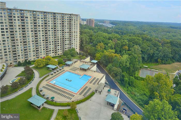 PROMENADE TOWERS - Residential Lease