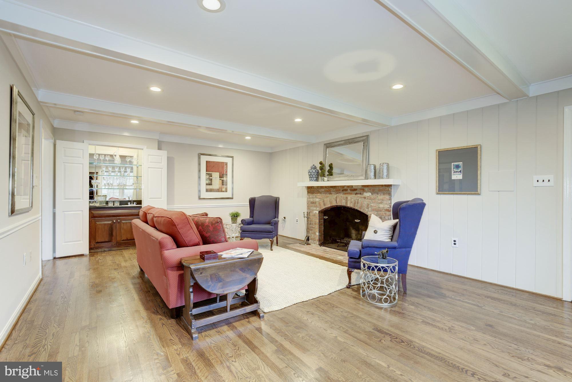 RIVER FALLS - Residential