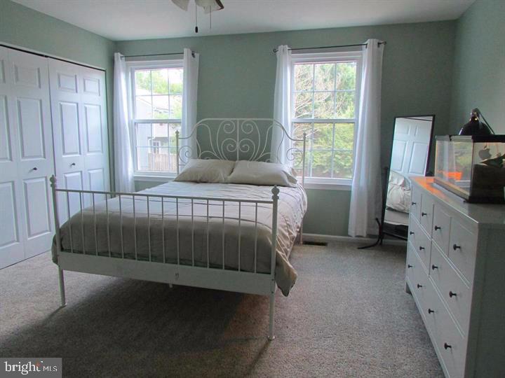 LONDON TOWNE - Residential Lease