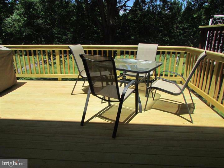 LONDON TOWNE - Residential Lease