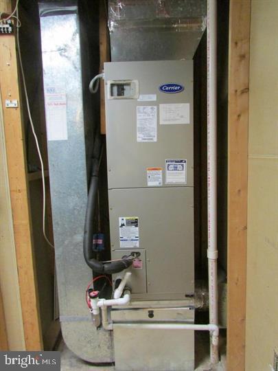 LONDON TOWNE - Residential Lease