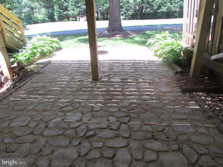 LONDON TOWNE - Residential Lease