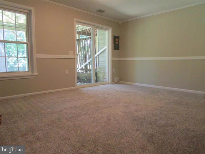 LONDON TOWNE - Residential Lease