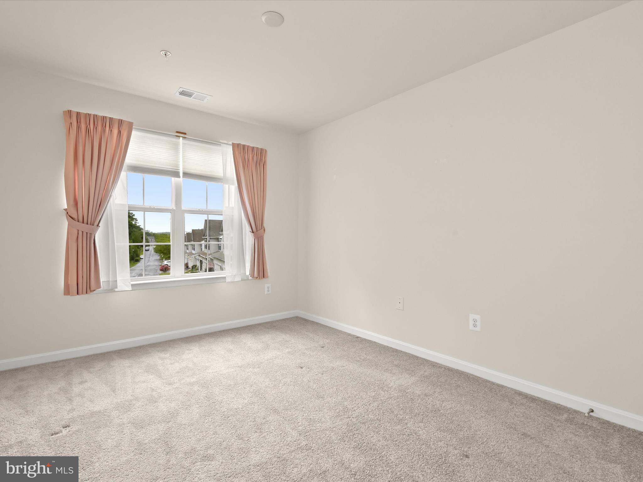 GUILFORD MEWS - Residential