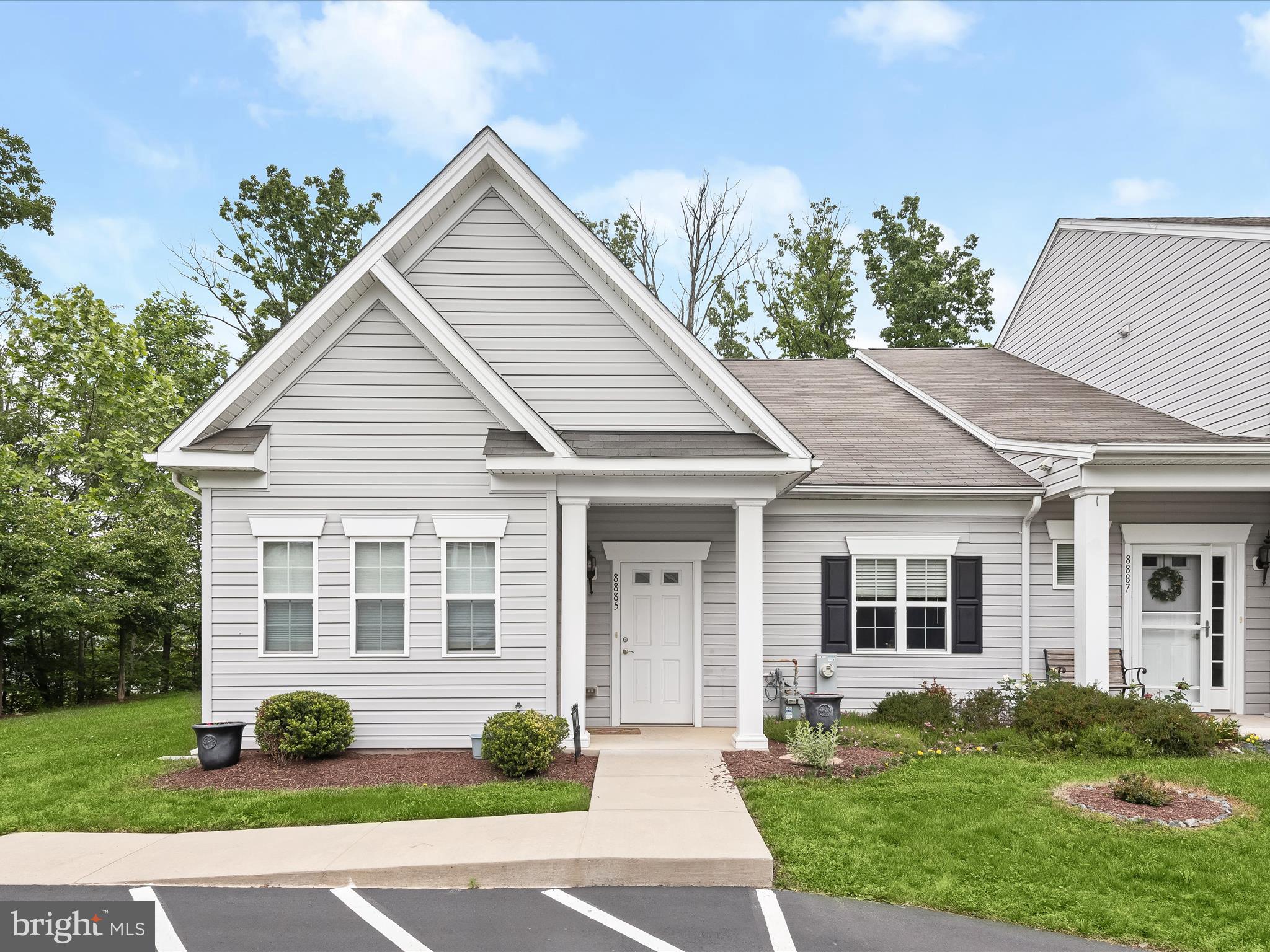 GUILFORD MEWS - Residential