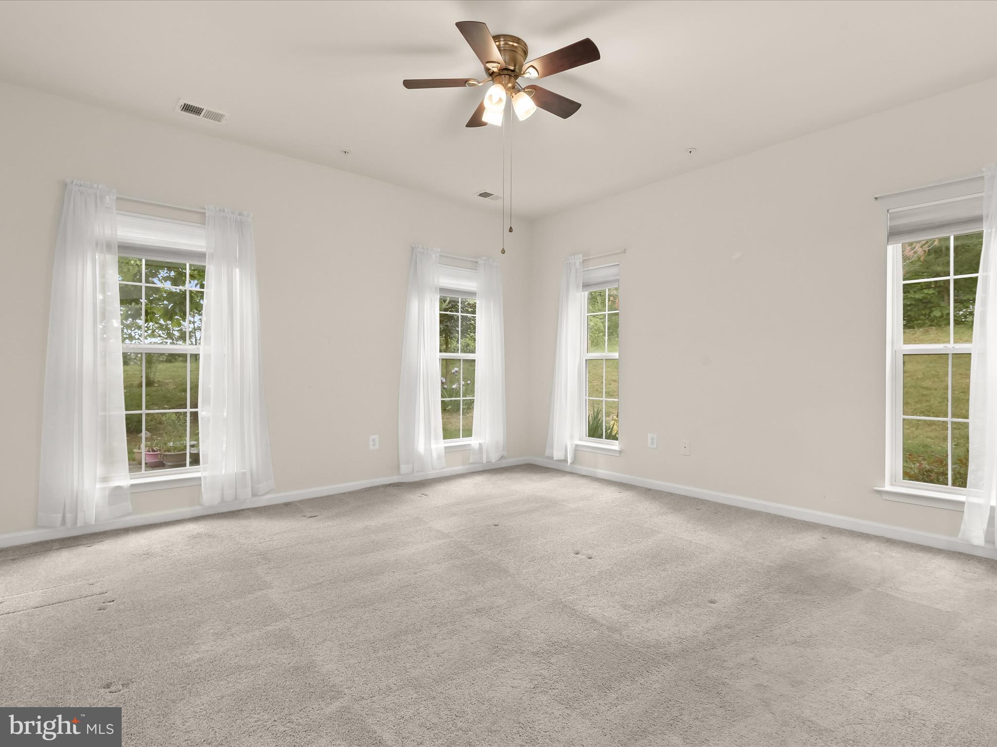 GUILFORD MEWS - Residential