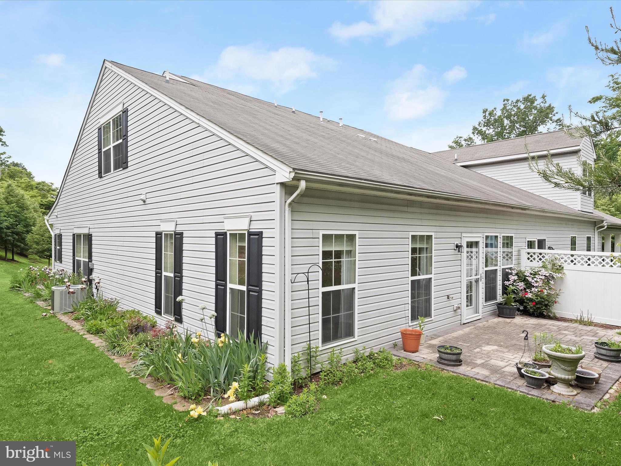 GUILFORD MEWS - Residential