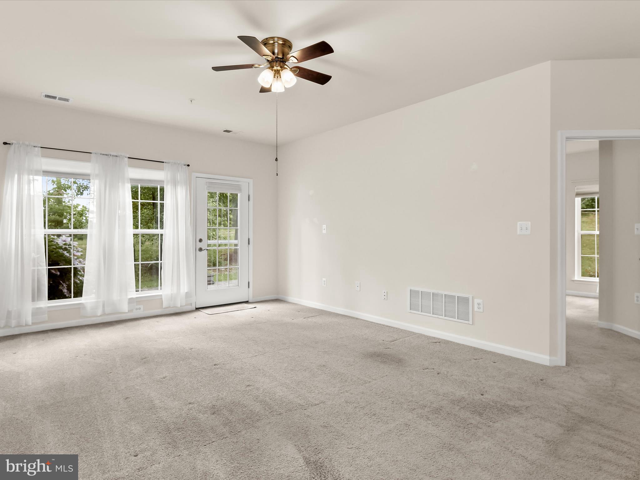 GUILFORD MEWS - Residential