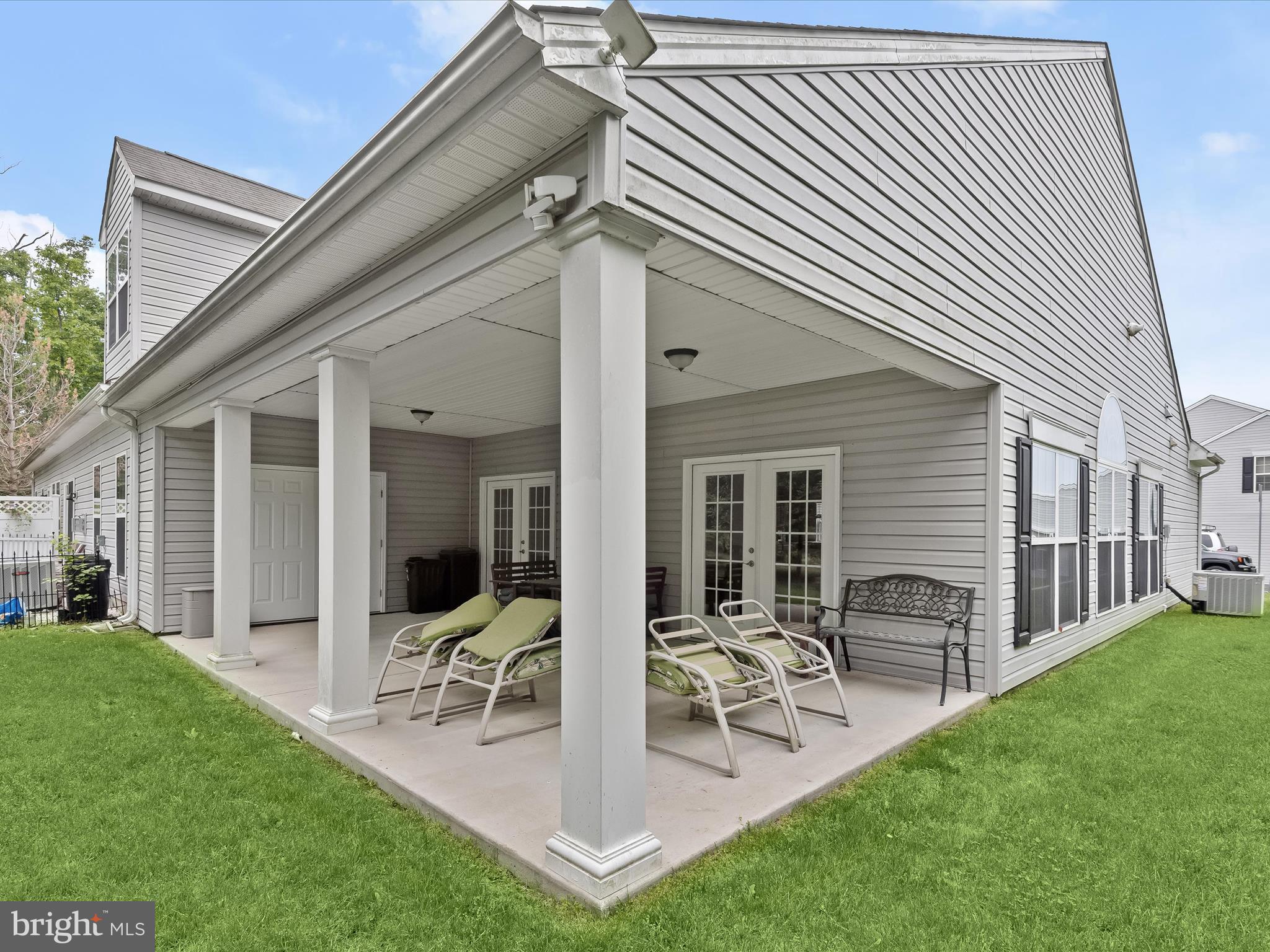 GUILFORD MEWS - Residential