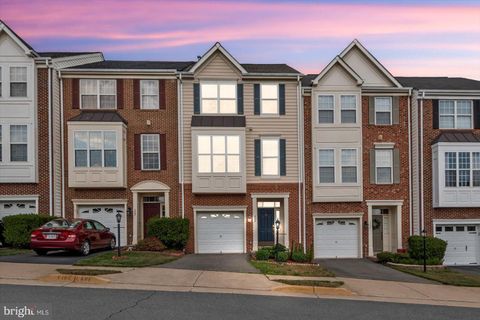 Photo of 504 Legrace Terrace NE, LEESBURG, VA 20176 (MLS # VALO2125812)