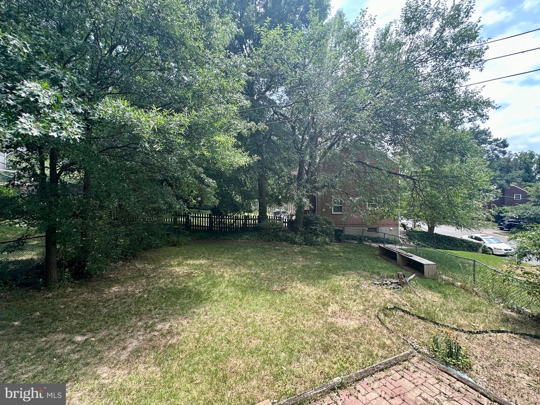 ARLINGTON FOREST - Residential