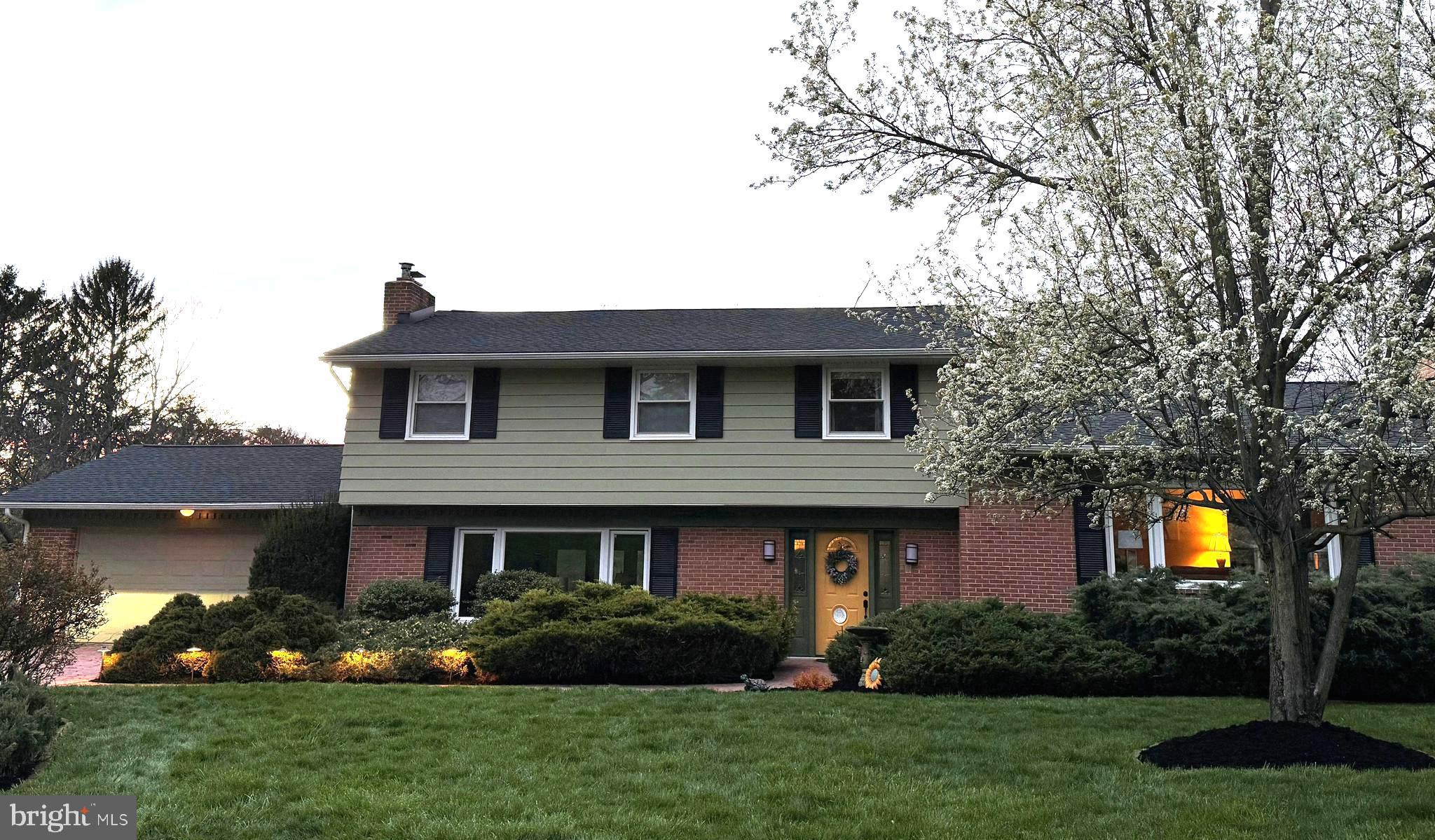 COUNTRY CLUB HILLS - Residential