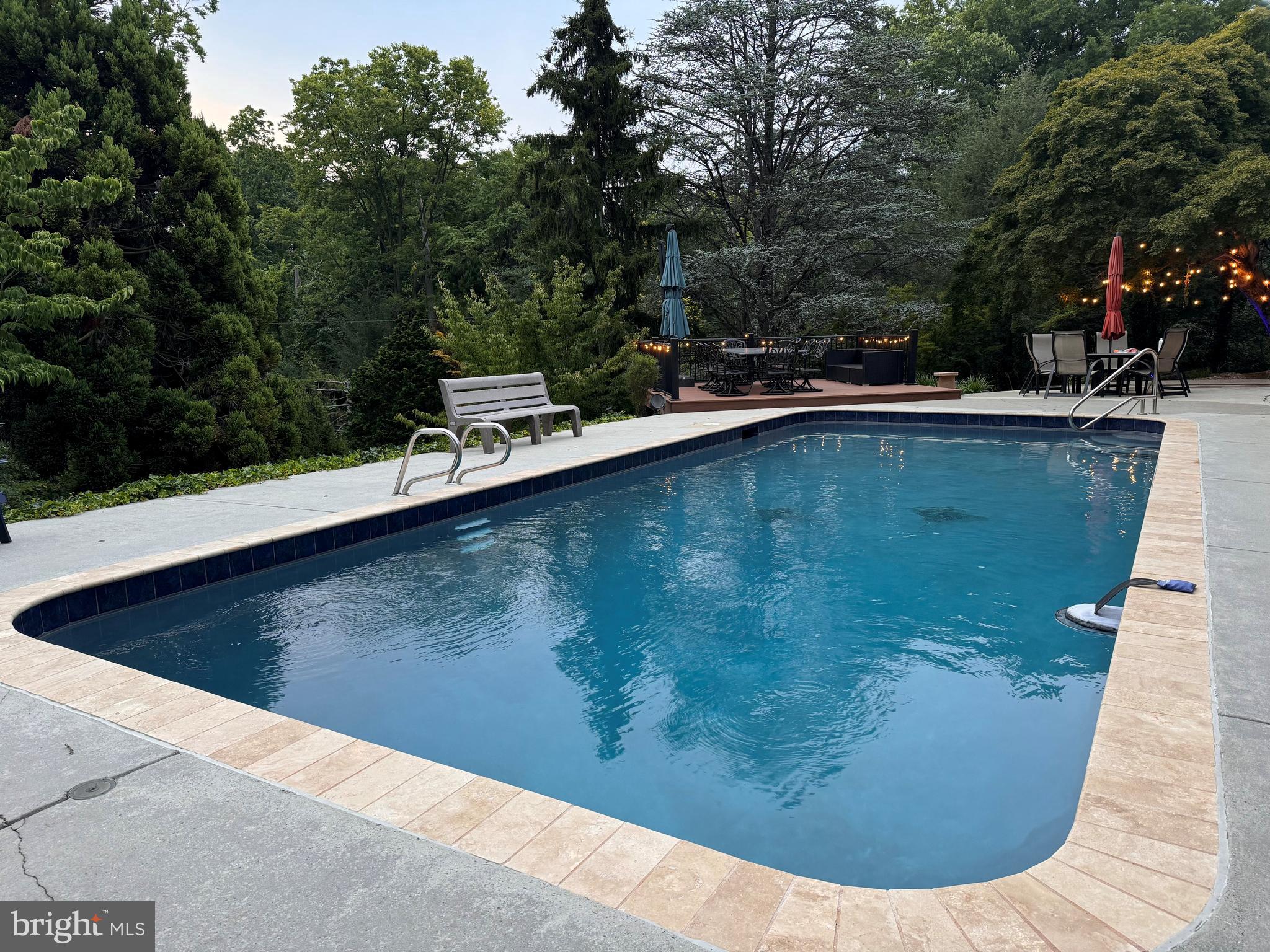 COUNTRY CLUB HILLS - Residential