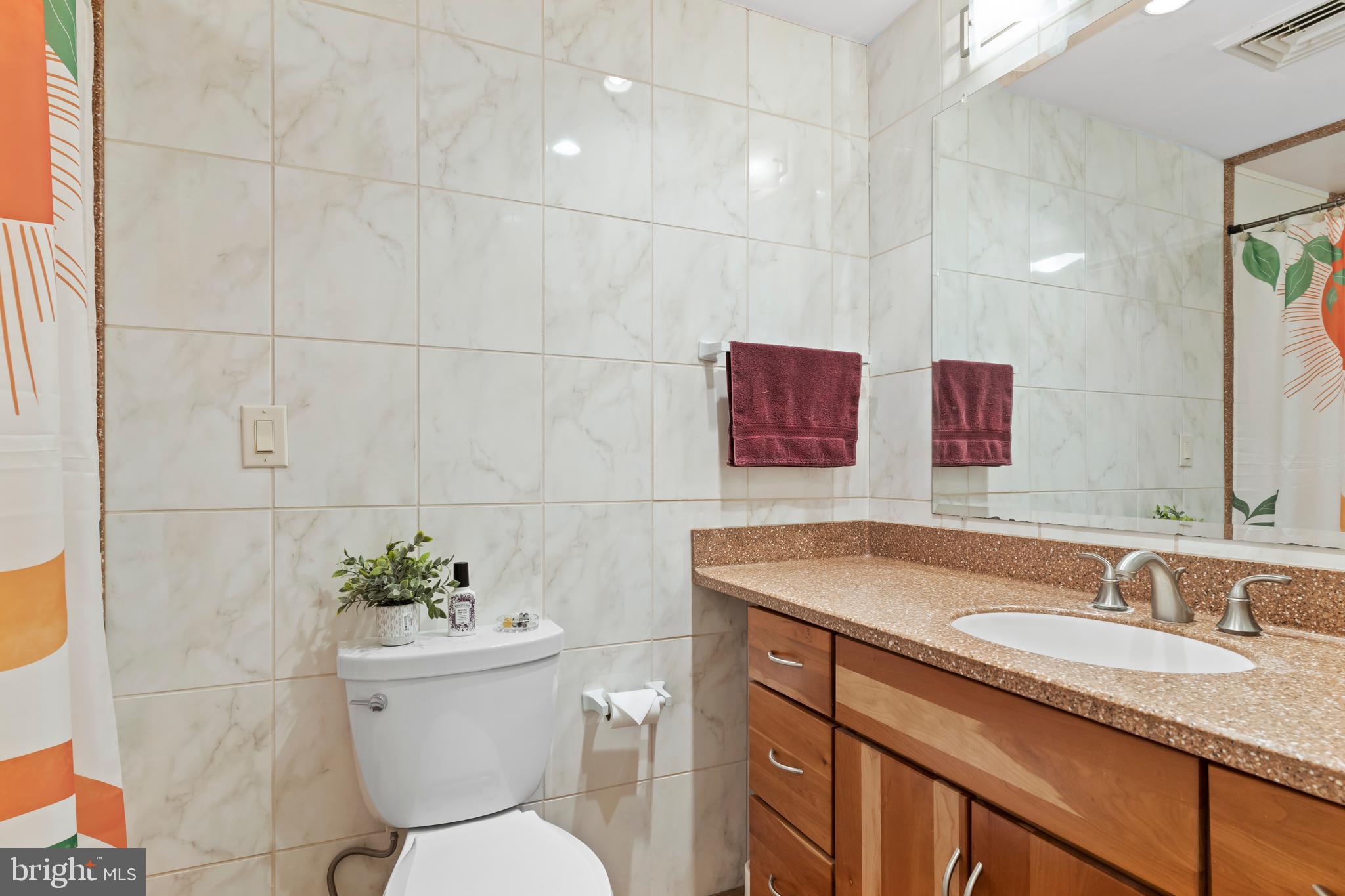 COUNTRY CLUB HILLS - Residential