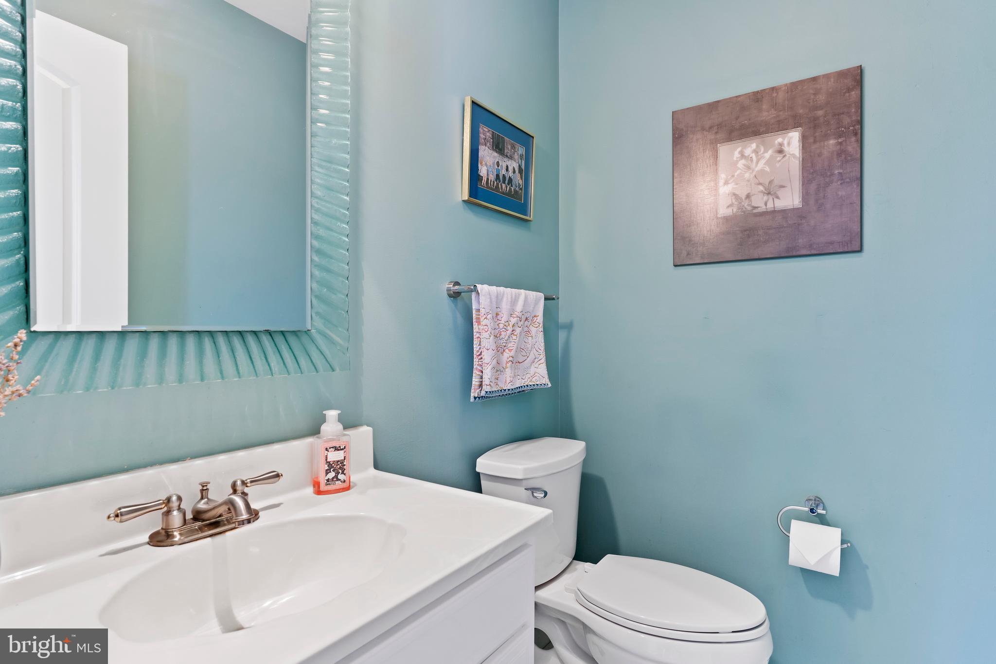 COUNTRY CLUB HILLS - Residential