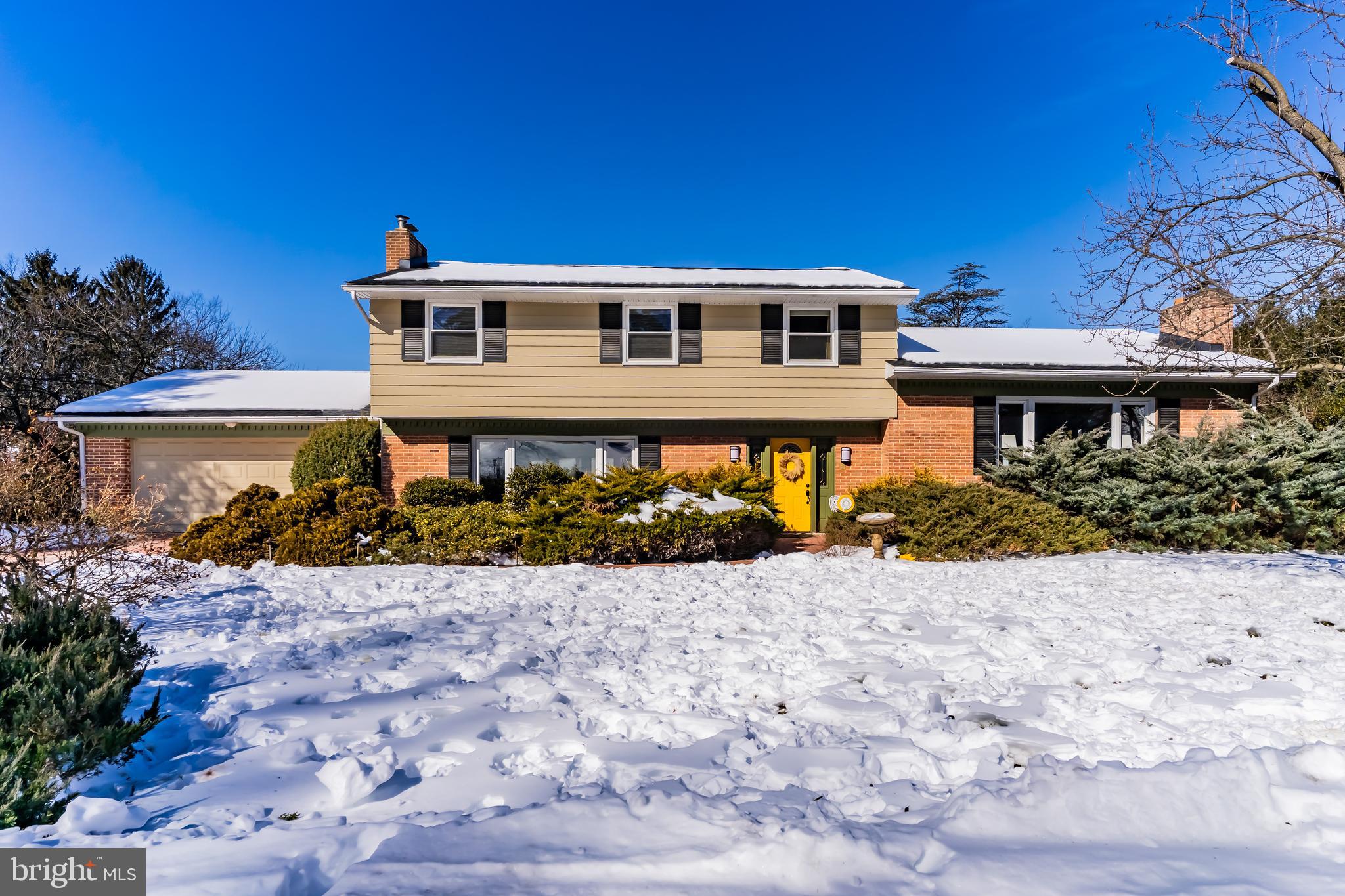 COUNTRY CLUB HILLS - Residential